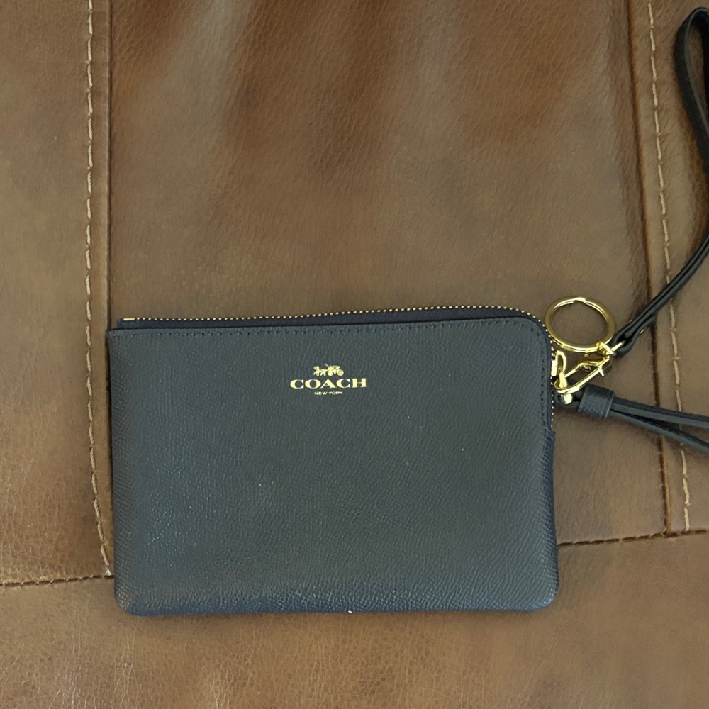Coach Navy BLUE ‎ Wristlet